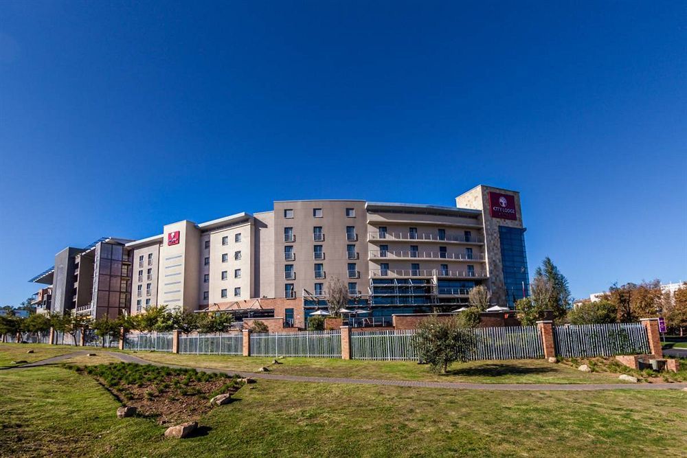 City Lodge Hotel Fourways Exterior photo